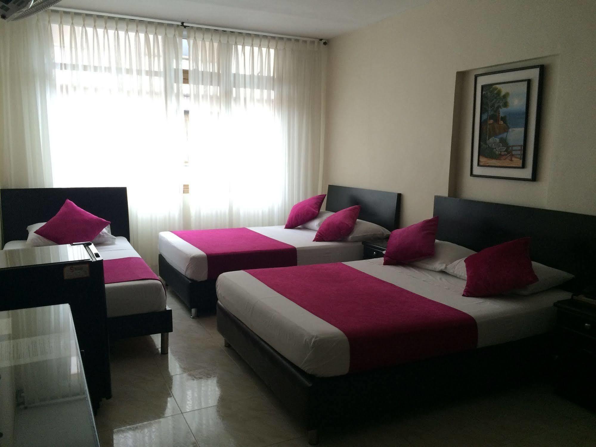 Imperio La 16 Hotel Pereira Exterior photo